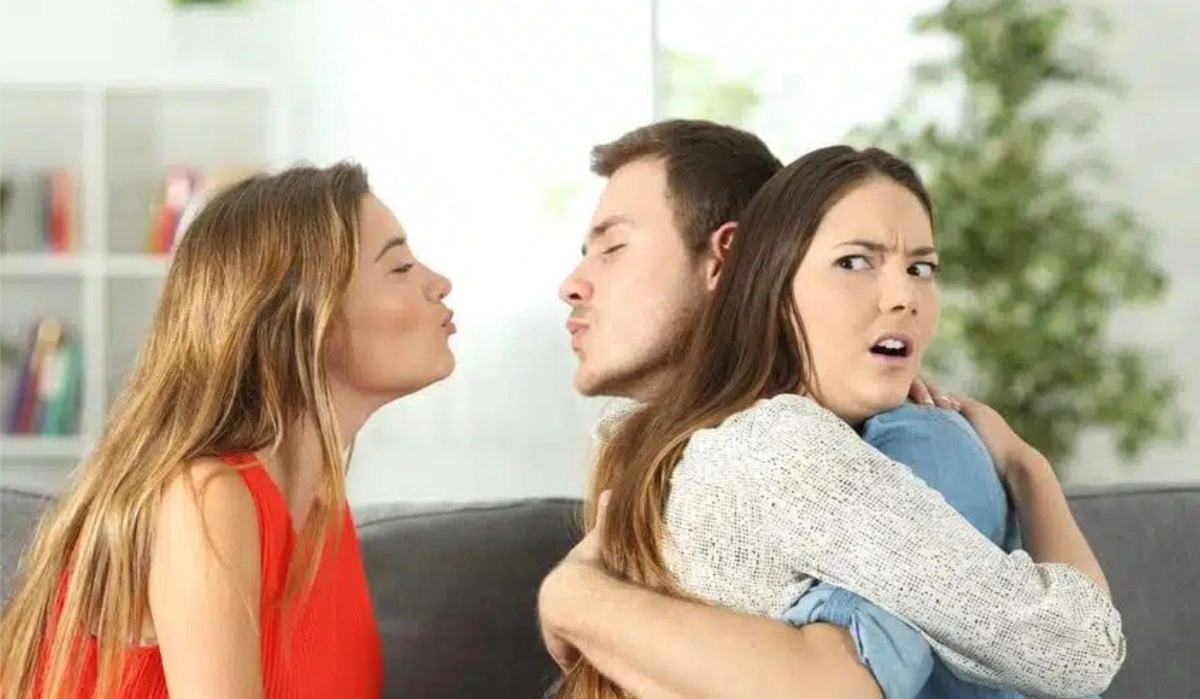 Signs Your Man May Be Cheating on You